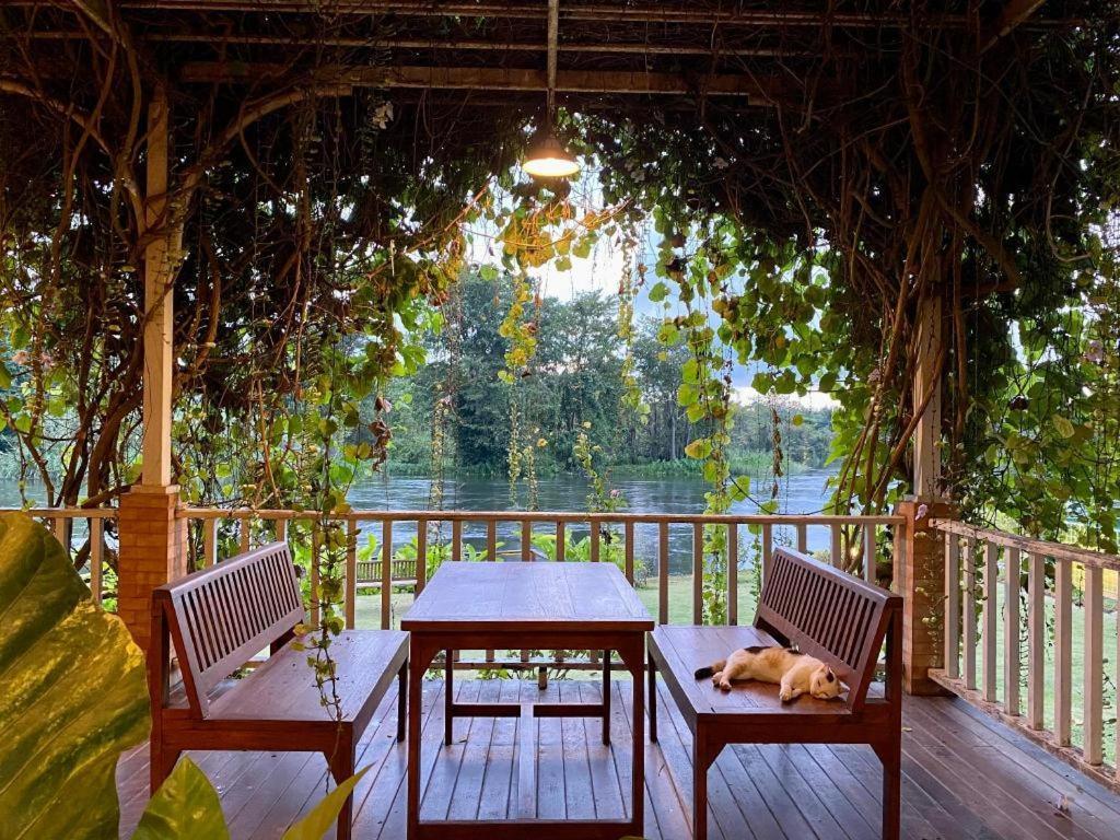 Ruen Maihom Riverside Cottage Канчанабурі Екстер'єр фото