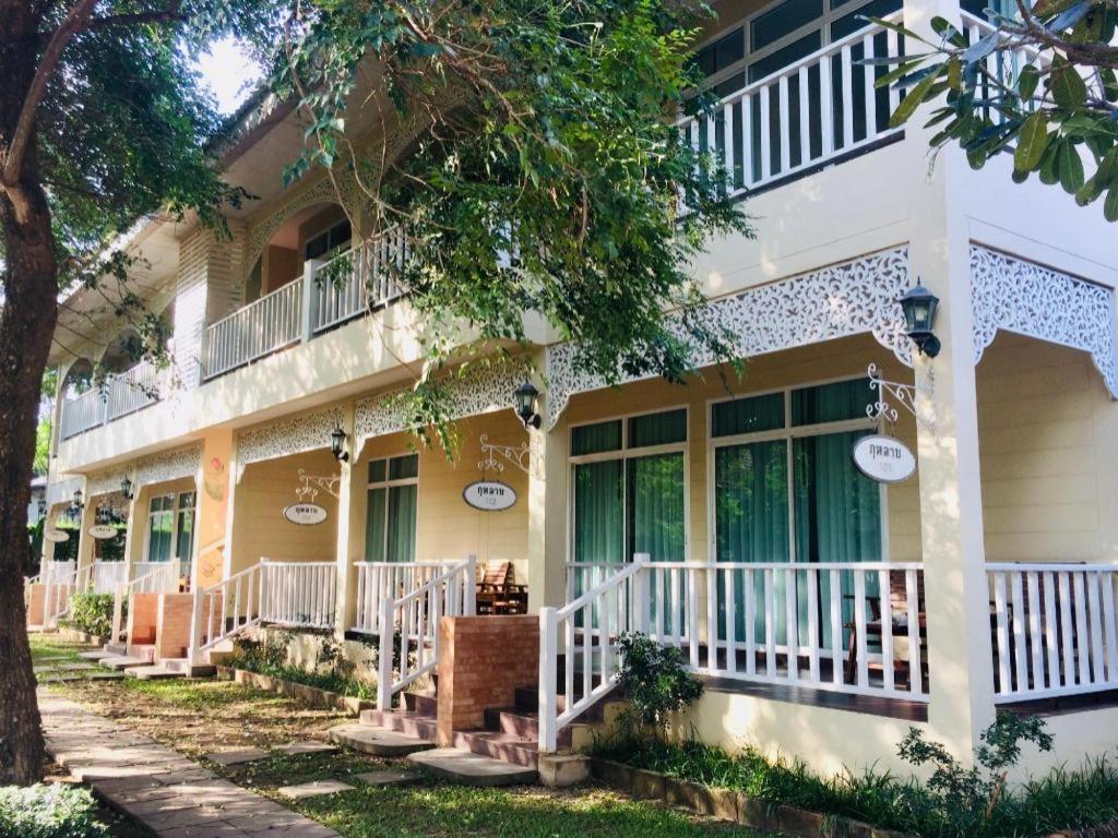 Ruen Maihom Riverside Cottage Канчанабурі Екстер'єр фото