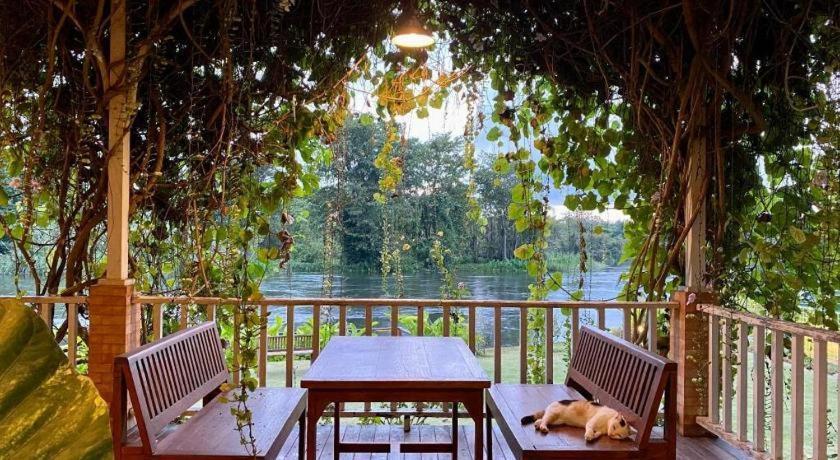 Ruen Maihom Riverside Cottage Канчанабурі Екстер'єр фото